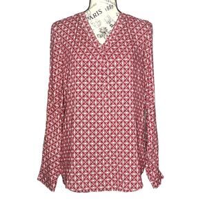 Brina & Em (XS) Geometric Pattern Roll Tab Sleeve Round High-Low Hem Blouse